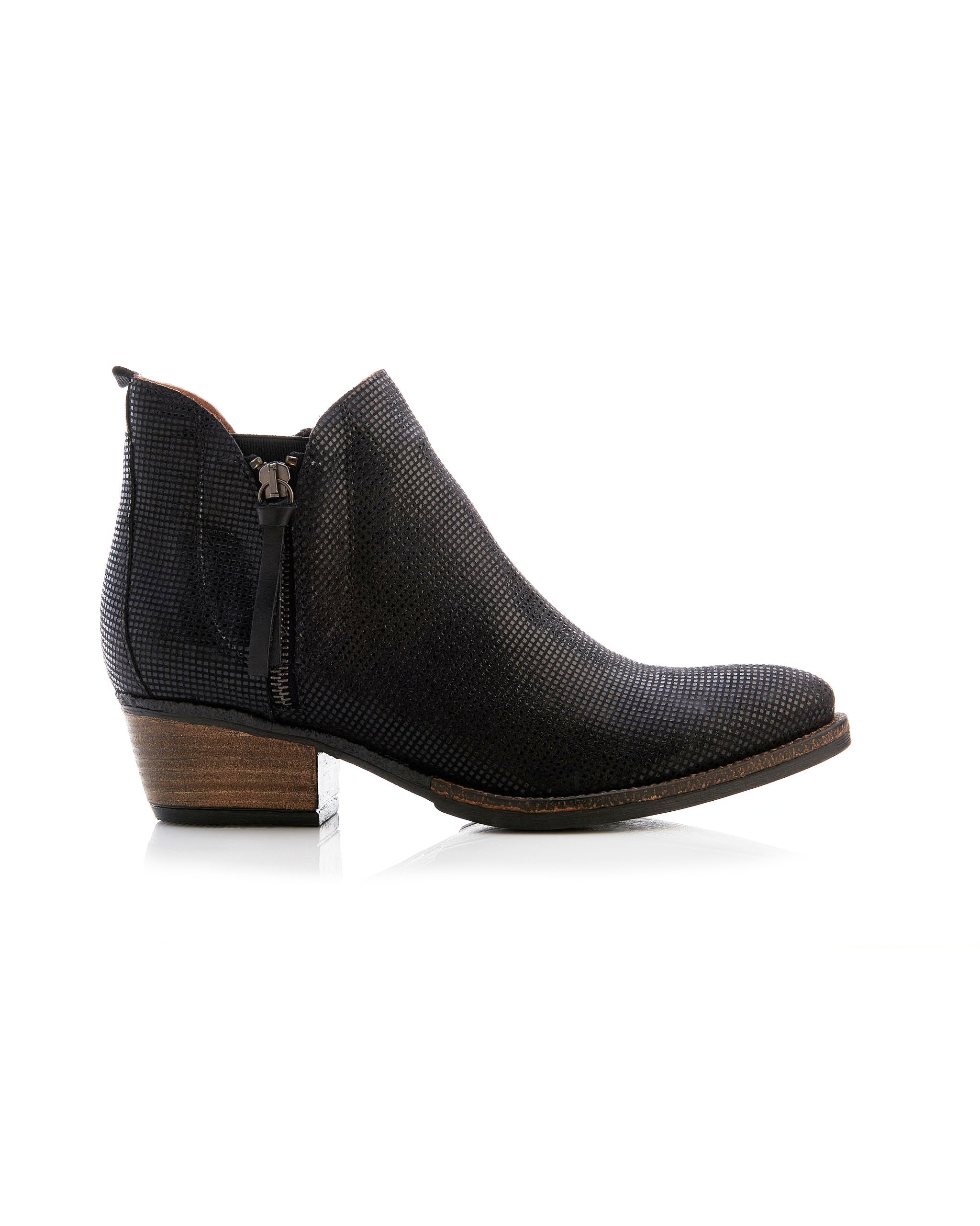 Cruz Black Porto Boot